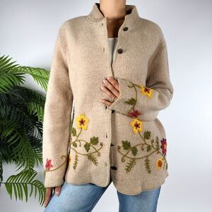 Vintage 90s Beige Floral Cottagecore Grandmacore Wool Sweater Cardigan / M